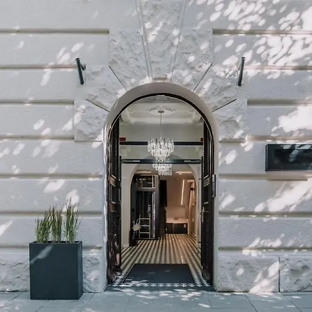 Dream Boutique Aparthotel 4*